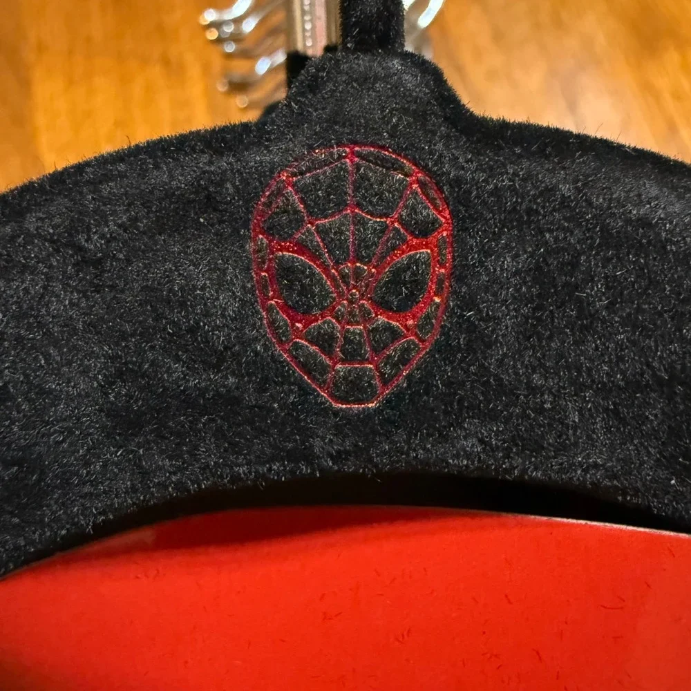 Marvel Spider-Man Velvet Hangers‎ 25 Pack Kid Sized Non-Slip Swivel Hook